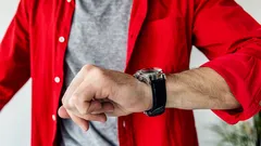 Menschen, die in Zeiten von Smartphones Armbanduhren tragen, tun das nicht ohne Grund – laut Studie